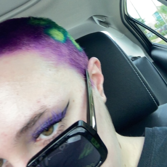 Meet your Posher, Hope - Picture 3 of 5